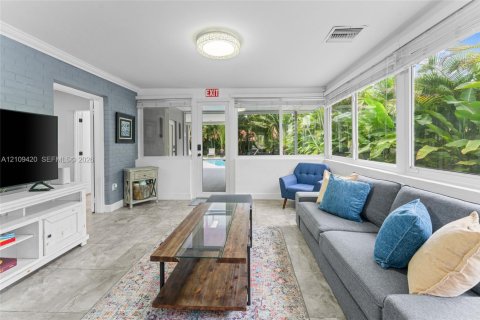 House in Hollywood, Florida 2 bedrooms, 95.97 sq.m. № 2426078 - photo 17
