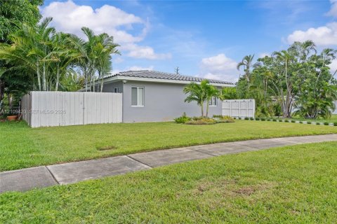 House in Hollywood, Florida 2 bedrooms, 95.97 sq.m. № 2426078 - photo 30