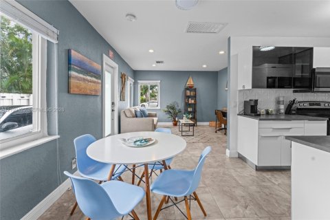 House in Hollywood, Florida 2 bedrooms, 95.97 sq.m. № 2426078 - photo 13