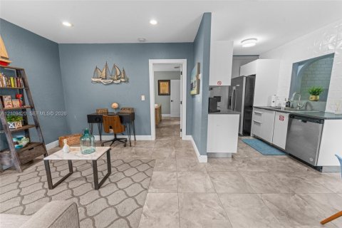 House in Hollywood, Florida 2 bedrooms, 95.97 sq.m. № 2426078 - photo 12