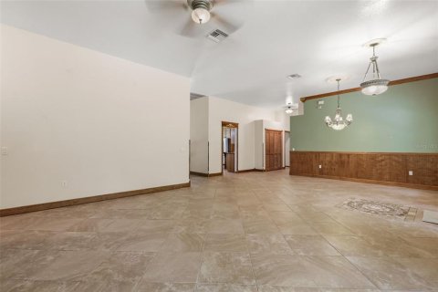 Villa ou maison à vendre à DeLand, Floride: 4 chambres, 311.78 m2 № 2317241 - photo 10