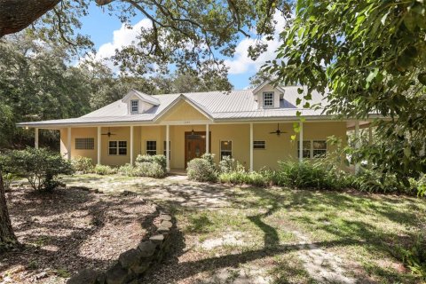 House in DeLand, Florida 4 bedrooms, 311.78 sq.m. № 2317241