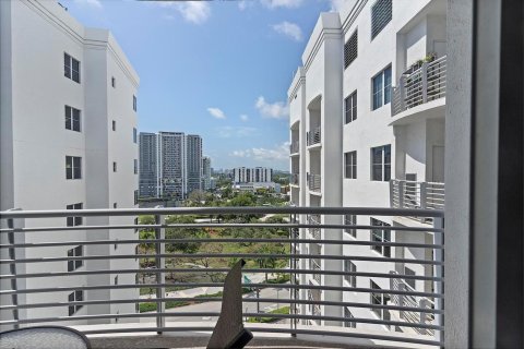 Condo in Hollywood, Florida, 2 bedrooms № 2175621 - photo 15