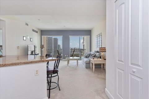 Condo in Hollywood, Florida, 2 bedrooms № 2175621 - photo 2