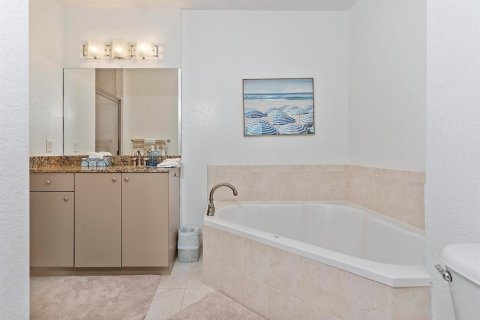 Condo in Hollywood, Florida, 2 bedrooms № 2175621 - photo 28