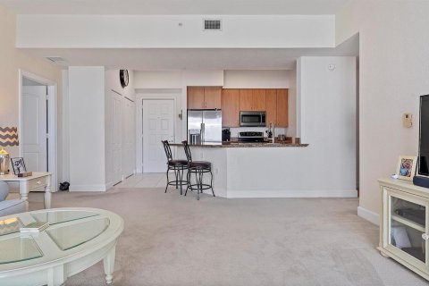 Condo in Hollywood, Florida, 2 bedrooms № 2175621 - photo 8
