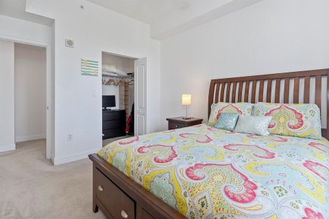 Condo in Hollywood, Florida, 2 bedrooms № 2175621 - photo 23