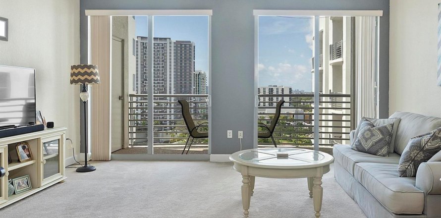Condo in Hollywood, Florida, 2 bedrooms № 2175621
