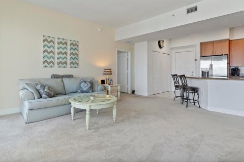 Condo in Hollywood, Florida, 2 bedrooms № 2175621 - photo 9