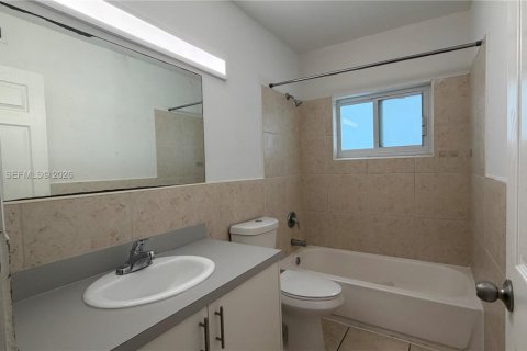 Copropriété à louer à Miami Beach, Floride: 2 chambres, 65.12 m2 № 2025774 - photo 6
