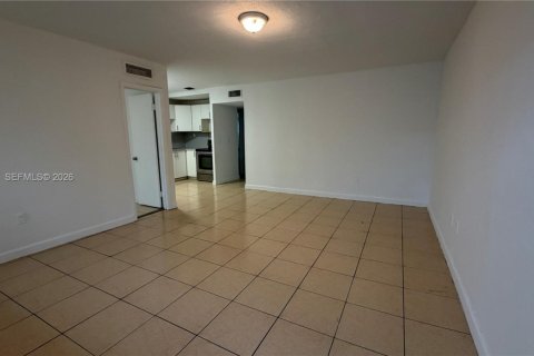 Copropriété à louer à Miami Beach, Floride: 2 chambres, 65.12 m2 № 2025774 - photo 5
