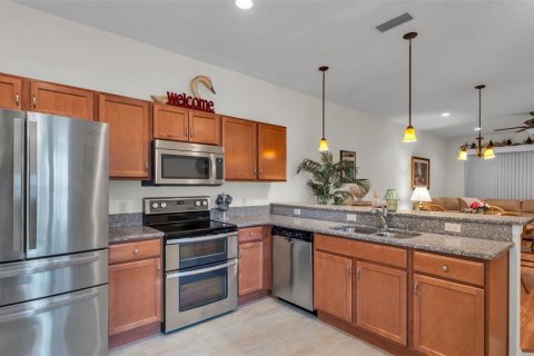 House in Winter Haven, Florida 2 bedrooms, 114.36 sq.m. № 1899512 - photo 9