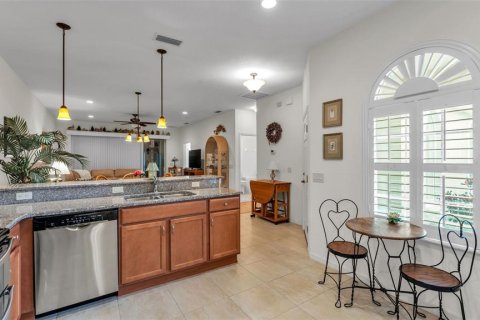 House in Winter Haven, Florida 2 bedrooms, 114.36 sq.m. № 1899512 - photo 11