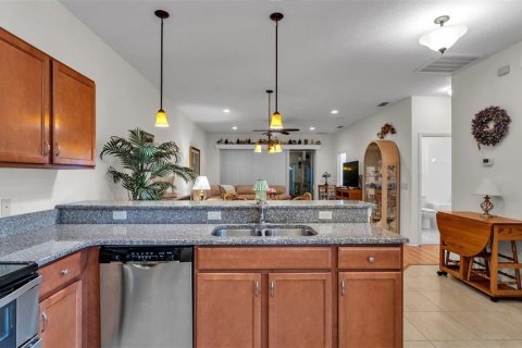House in Winter Haven, Florida 2 bedrooms, 114.36 sq.m. № 1899512 - photo 10