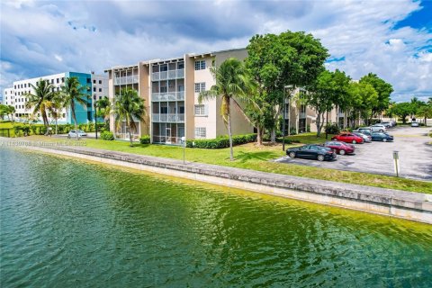Condo in Cutler Bay, Florida, 2 bedrooms  № 1809539 - photo 24