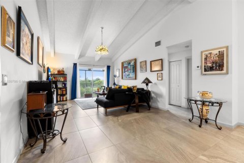 Condo in Cutler Bay, Florida, 2 bedrooms  № 1809539 - photo 4