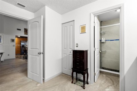Condo in Cutler Bay, Florida, 2 bedrooms  № 1809539 - photo 7