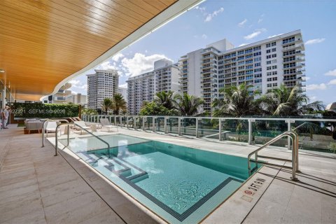 Condominio en venta en Miami Beach, Florida, 2 dormitorios, 115.66 m2 № 2088485 - foto 25