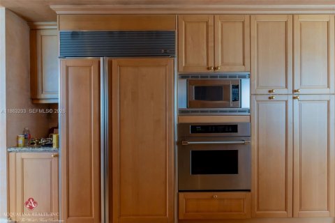 Купить кондоминиум в Санни-Айлс-Бич, Флорида 4 спальни, 254.18м2, № 1979279 - фото 5