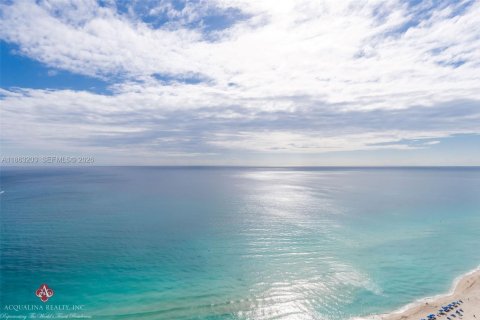 Купить кондоминиум в Санни-Айлс-Бич, Флорида 4 спальни, 254.18м2, № 1979279 - фото 13