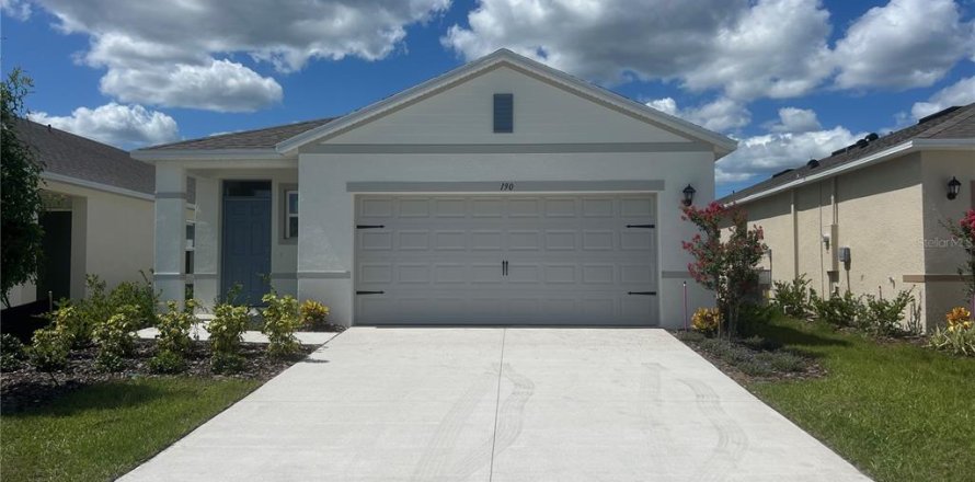 Villa ou maison à Umatilla, Floride 4 chambres, 154.68 m2 № 1829529