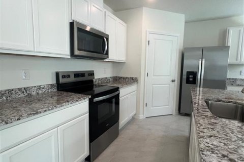 Casa en alquiler en Umatilla, Florida, 4 dormitorios, 154.68 m2 № 1829529 - foto 3