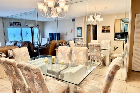 Copropriété à louer à Hallandale Beach, Floride: 1 chambre, 80.82 m2 № 2170956 - photo 4