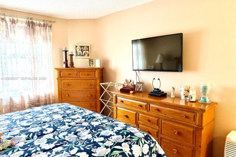Copropriété à louer à Hallandale Beach, Floride: 1 chambre, 80.82 m2 № 2170956 - photo 10
