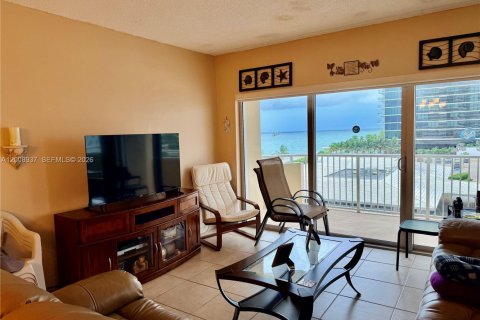 Copropriété à louer à Hallandale Beach, Floride: 1 chambre, 80.82 m2 № 2170956 - photo 6