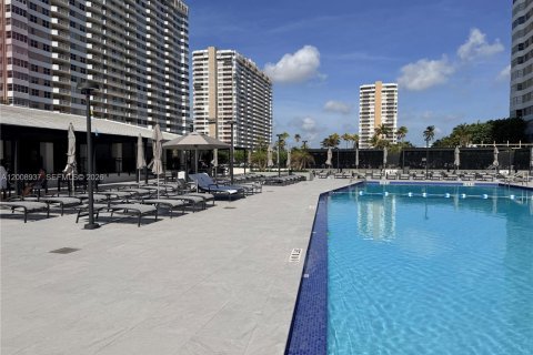 Copropriété à louer à Hallandale Beach, Floride: 1 chambre, 80.82 m2 № 2170956 - photo 20