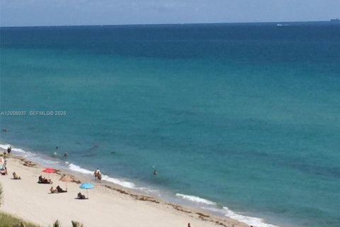 Copropriété à louer à Hallandale Beach, Floride: 1 chambre, 80.82 m2 № 2170956 - photo 14