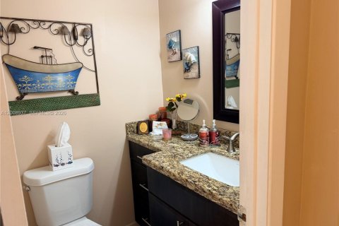 Copropriété à louer à Hallandale Beach, Floride: 1 chambre, 80.82 m2 № 2170956 - photo 12