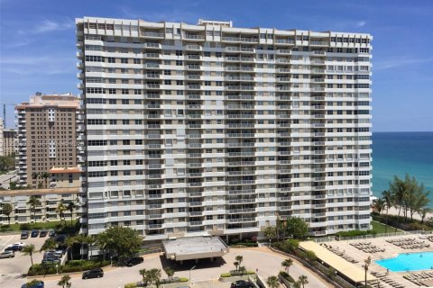 Copropriété à louer à Hallandale Beach, Floride: 1 chambre, 80.82 m2 № 2170956 - photo 15