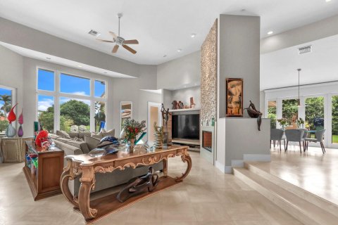 House in Palm Beach Gardens, Florida 4 bedrooms, 608.14 sq.m. № 2178006 - photo 6