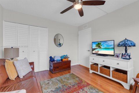 Condo in Delray Beach, Florida, 2 bedrooms  № 1836615 - photo 14