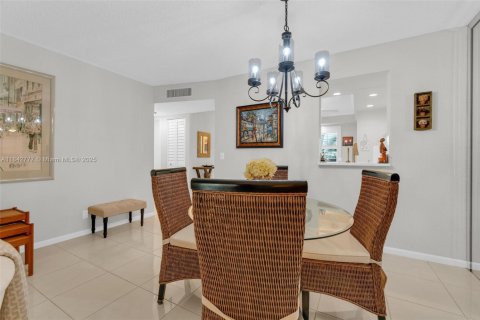 Condo in Delray Beach, Florida, 2 bedrooms  № 1836615 - photo 17