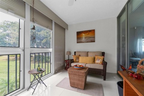 Condo in Delray Beach, Florida, 2 bedrooms  № 1836615 - photo 30