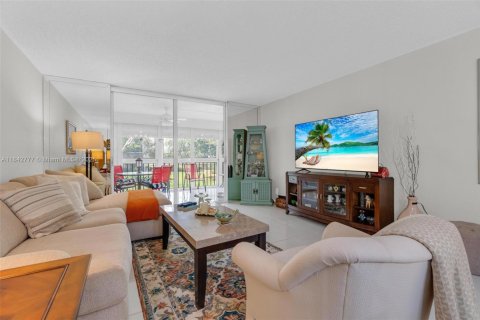 Condo in Delray Beach, Florida, 2 bedrooms  № 1836615 - photo 11