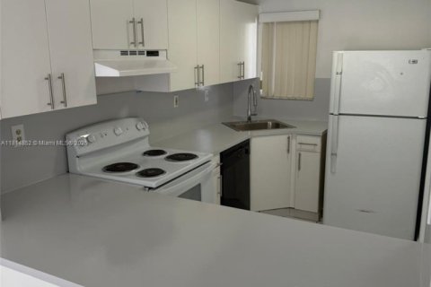 Снять в аренду кондоминиум в Хайалиа, Флорида 2 спальни, 95.13м2, № 2037008 - фото 8