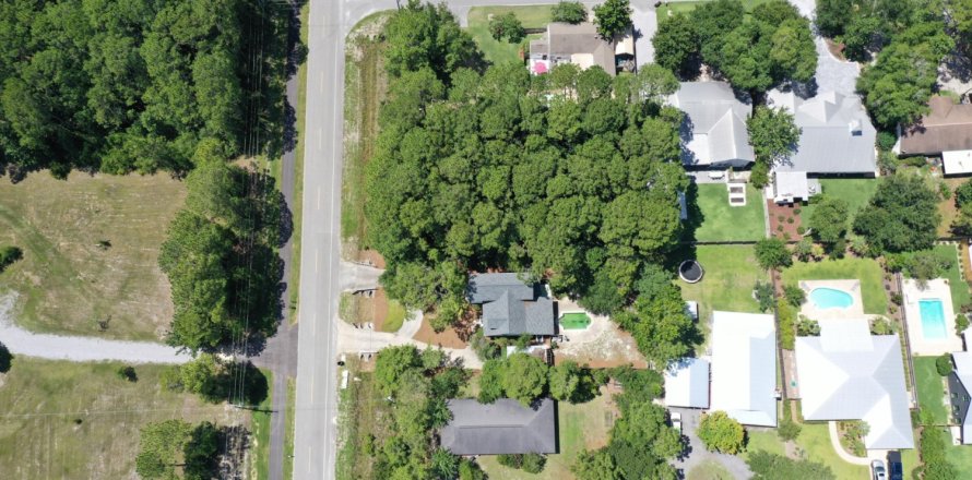 Commercial property in Santa Rosa Beach, Florida № 558483