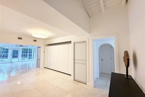 Casa en venta en Miami Beach, Florida, 5 dormitorios, 234.67 m2 № 2001863 - foto 10