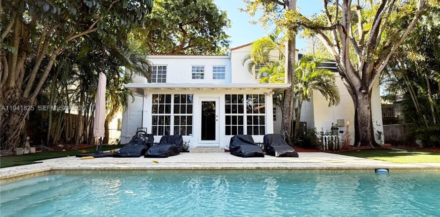 Casa en Miami Beach, Florida 5 dormitorios, 234.67 m2 № 2001863