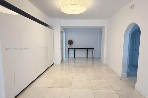 Casa en venta en Miami Beach, Florida, 5 dormitorios, 234.67 m2 № 2001863 - foto 18