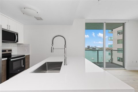 Condo in Miami, Florida, 1 bedroom № 1981653 - photo 14