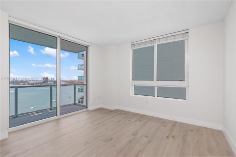 Condo in Miami, Florida, 1 bedroom № 1981653 - photo 17