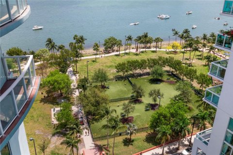 Condo in Miami, Florida, 1 bedroom № 1981653 - photo 5