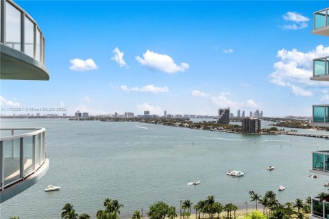 Condo in Miami, Florida, 1 bedroom № 1981653 - photo 3