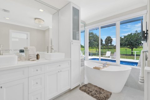 Casa en venta en Plantation, Florida, 5 dormitorios, 407.19 m2 № 2241438 - foto 25