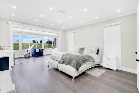 Casa en venta en Plantation, Florida, 5 dormitorios, 407.19 m2 № 2241438 - foto 27