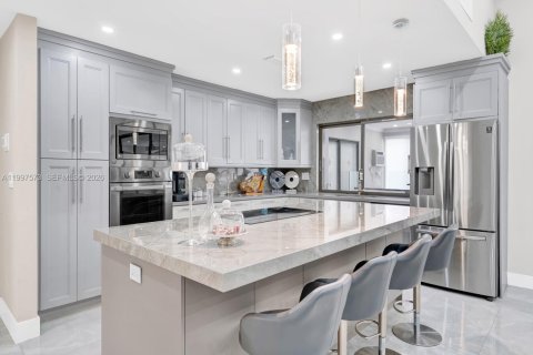 Casa en venta en Plantation, Florida, 5 dormitorios, 407.19 m2 № 2241438 - foto 10